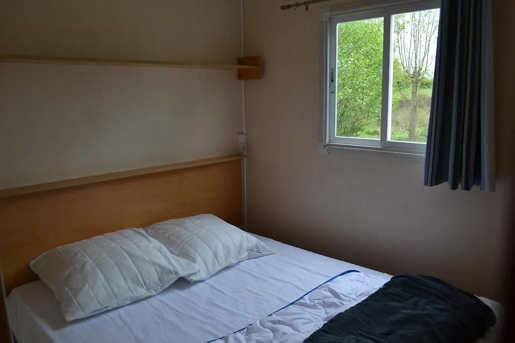 Hôtel Camping Couleurs Garonne à Montréjeau