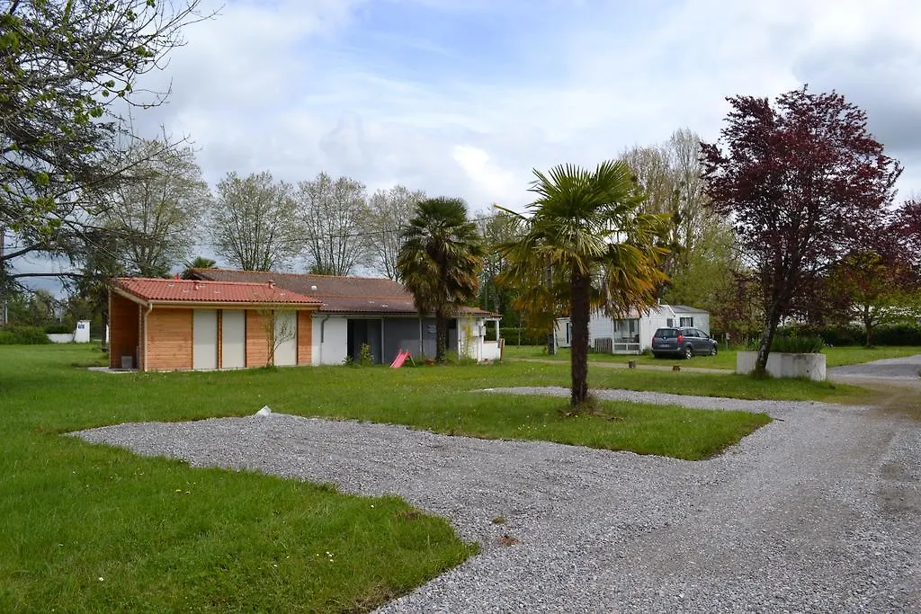 Camping Couleurs Garonne Hotel Montrejeau