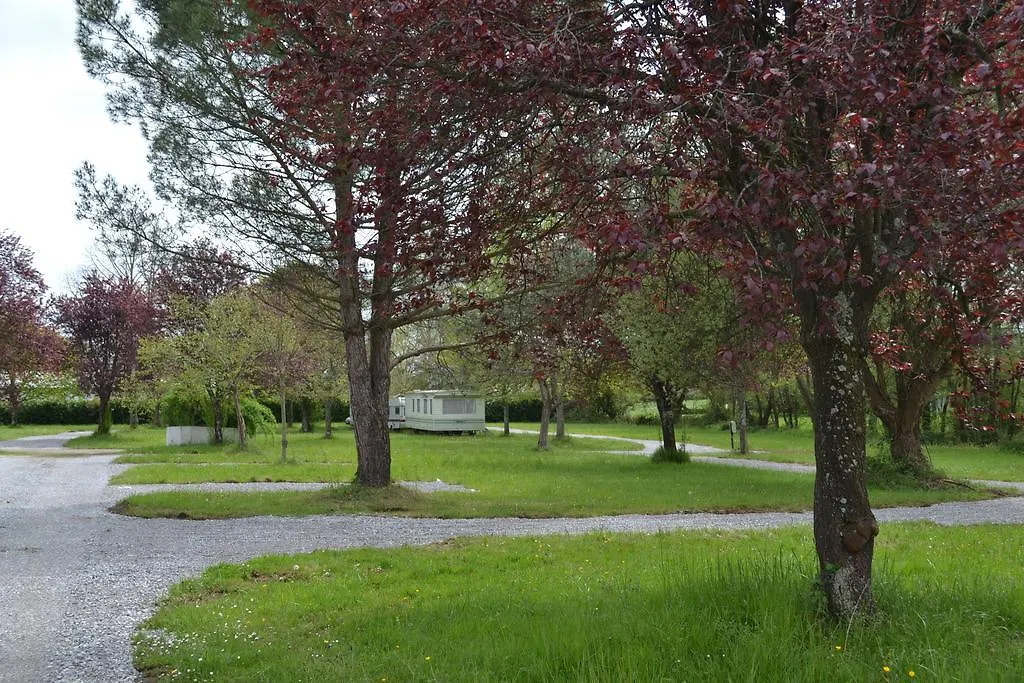 Campsite Camping Couleurs Garonne Hotel Montrejeau